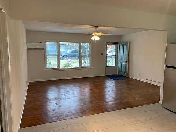 4th image of 921 E Ireland St