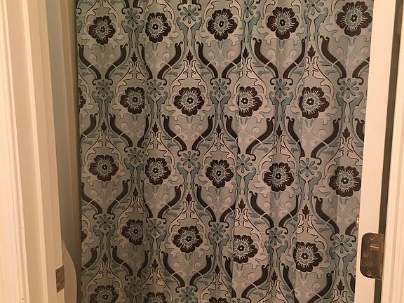 2/3 bedroom bathroom