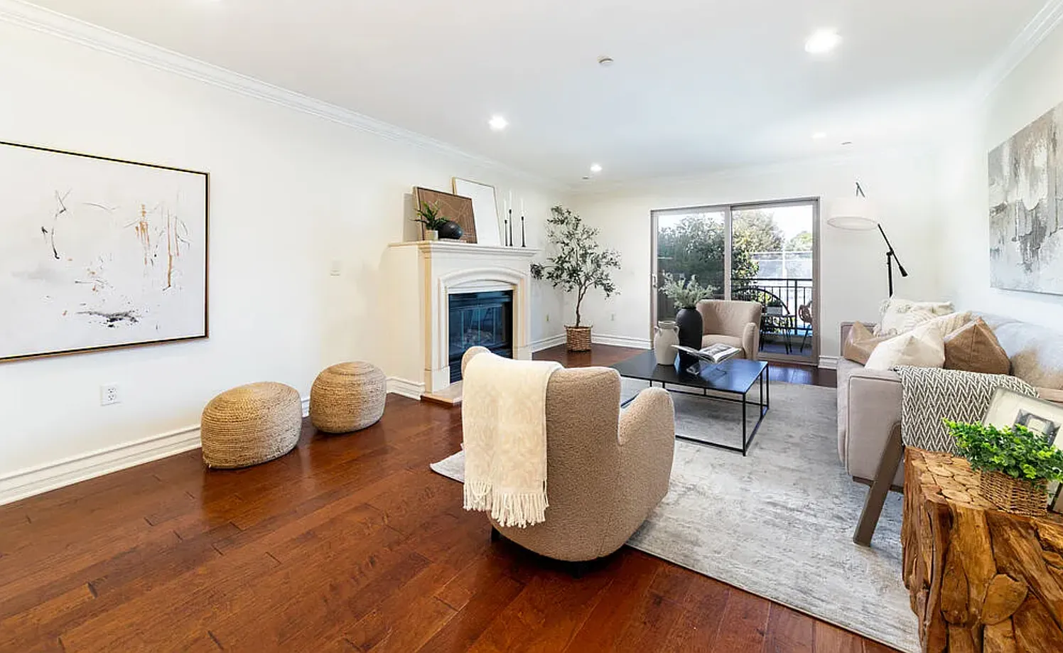 Experience the pinnacle of Westside living in the Brentwood Santa Monica area — Photo 2