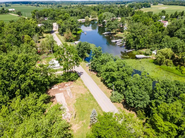 4595 W Bachelor Rd, Angola, IN 46703