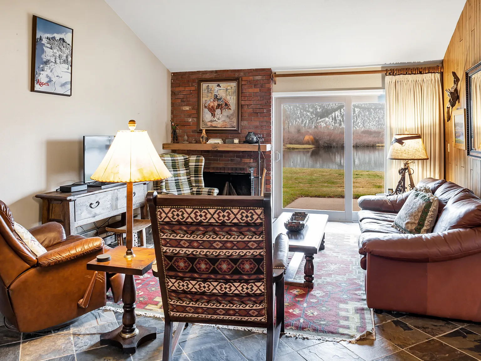 2 bed, 1200 sqft, $5,250 — Photo 3