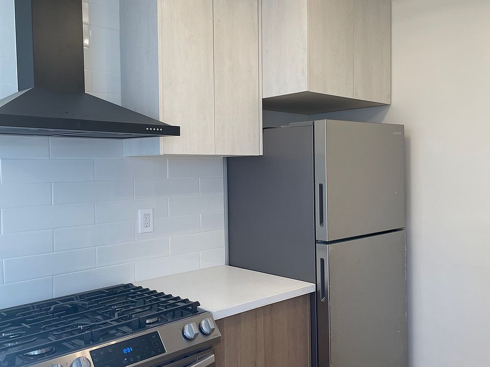 1st image of 2035 Chariton St #14