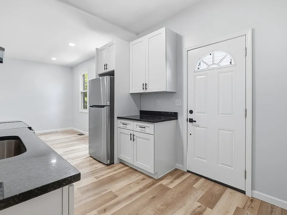 APT A Kitchen