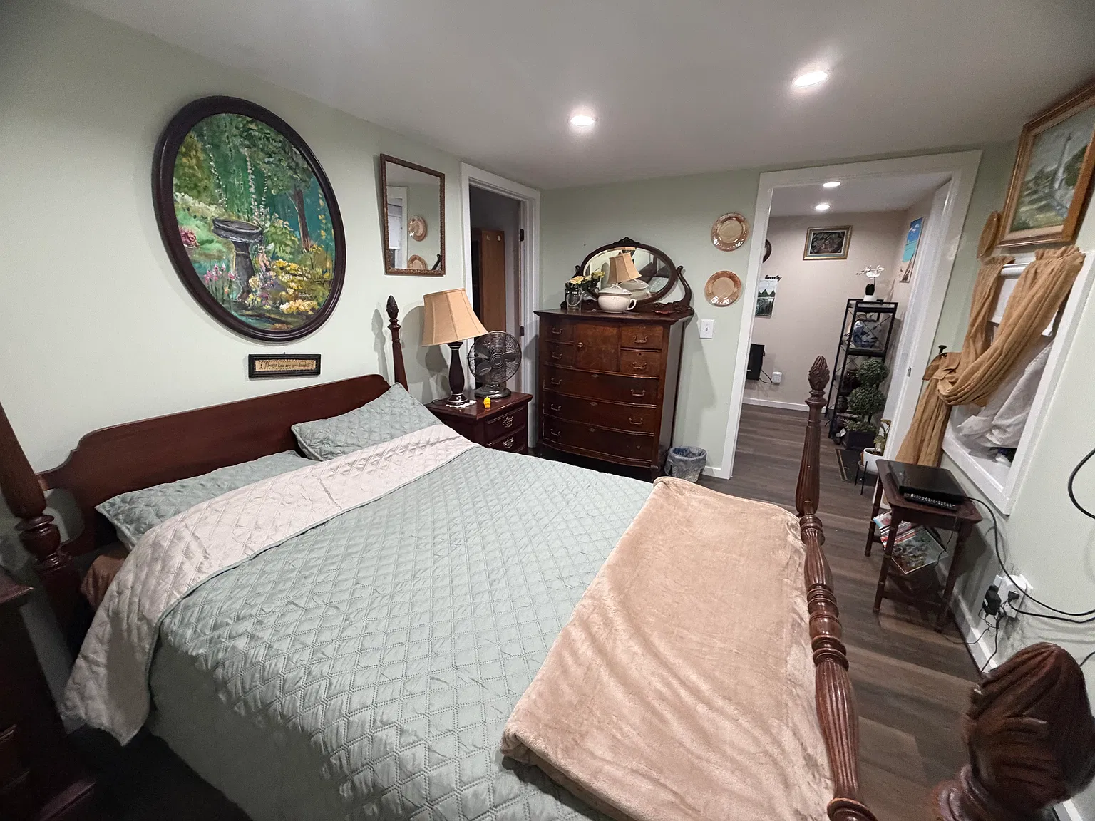1 bed, 900 sqft, $1,200 — Photo 2
