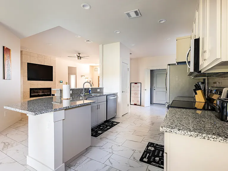 21513 Santa Carlo Ave — Photo 11