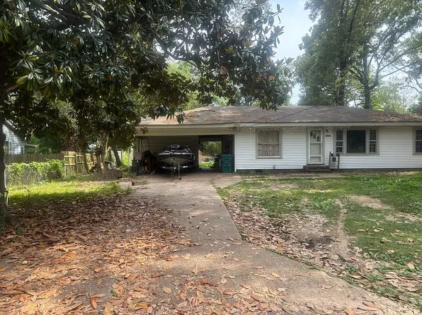 105 Oakdale Ave, Bastrop, LA 71220