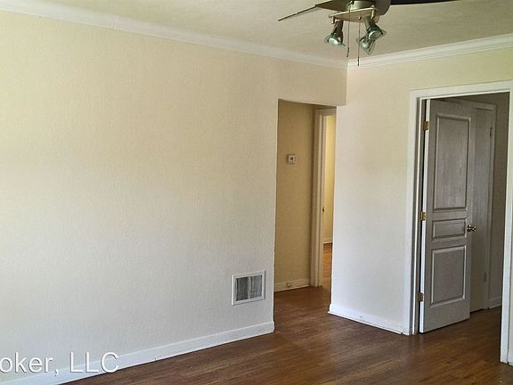 3rd image of 906 Nevada St