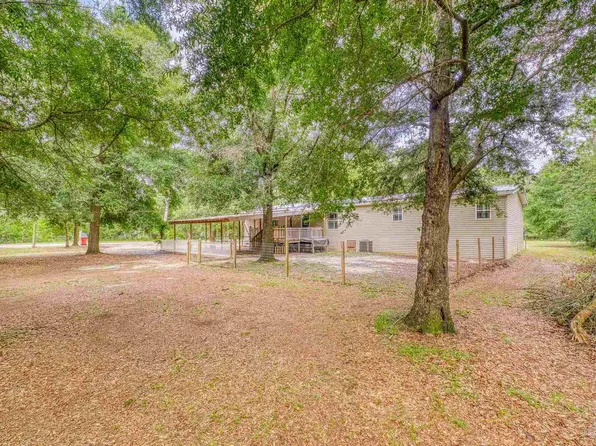 11228 Silverton Dr, Milton, FL 32583