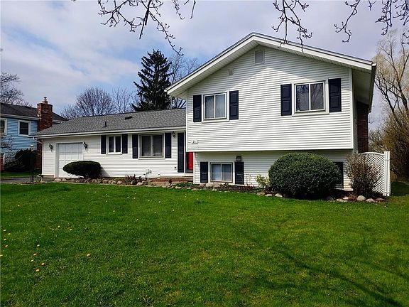 2nd image of 26 Yosemite Cir