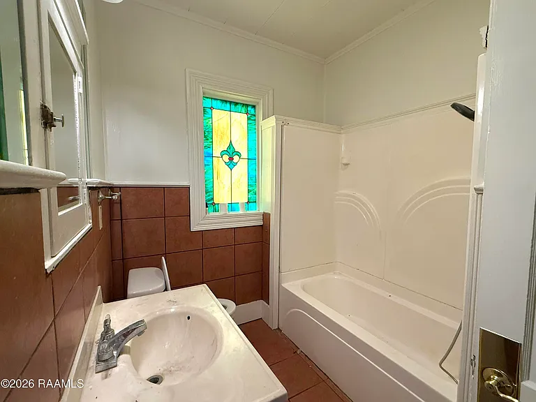213 General Gardner Ave — Photo 10