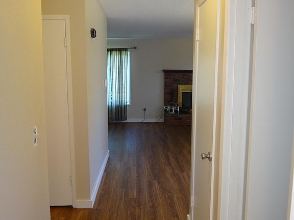 5th image of 624 Lewis St
