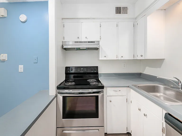 221 E Hargis St #221D — Photo 2