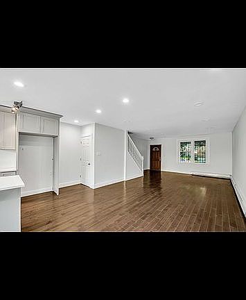 2nd image of 1169 Grenada Pl
