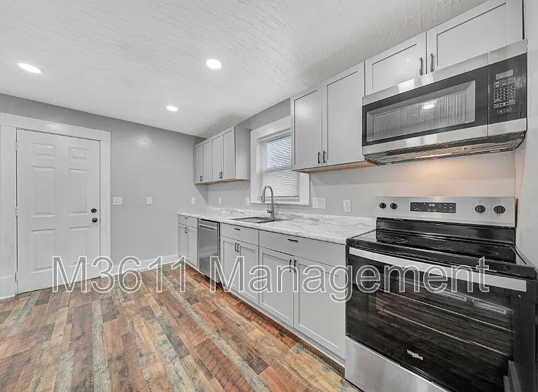 2503 S 8th St — Photo 10