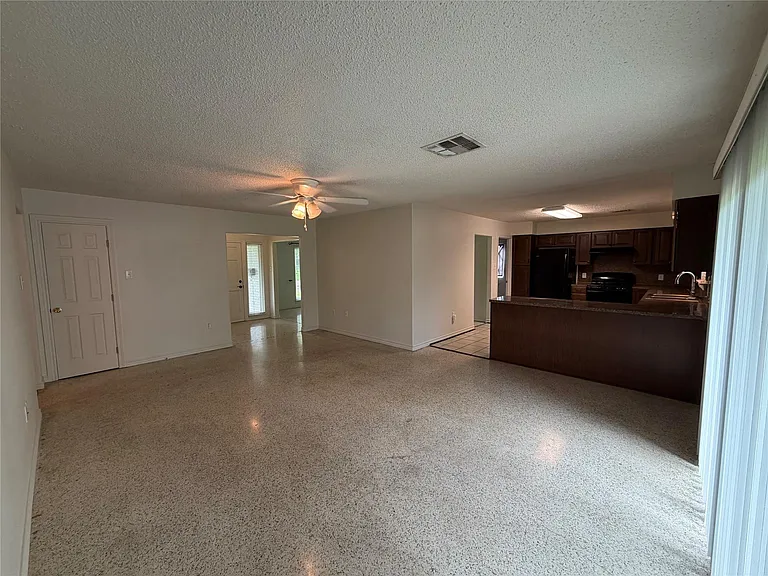3011 Longwood Ln — Photo 9