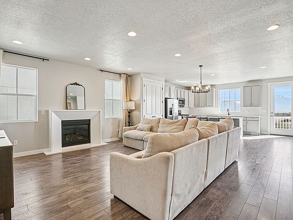 3rd image of 12927 S Twisted Oak Dr