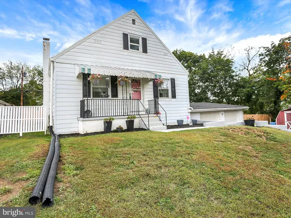 13 Chelsea Ln, Harrisburg, PA 17109