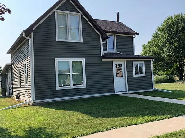607 1st Ave SE, West Bend, IA 50597