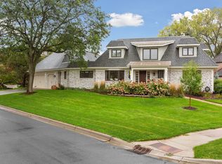 5601 Woodcrest Dr, Edina, MN 55424