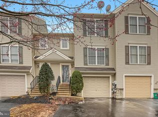 108 Banyan Circle Dr, Lancaster, PA
