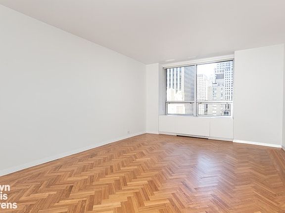 5th image of 15 W 53rd St #19D
