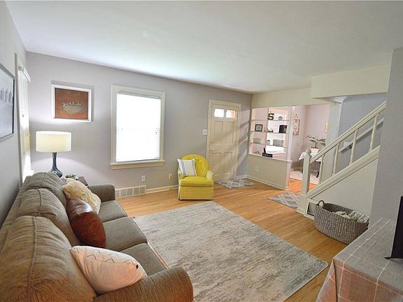 5th image of 305 Meadowbrook Ave