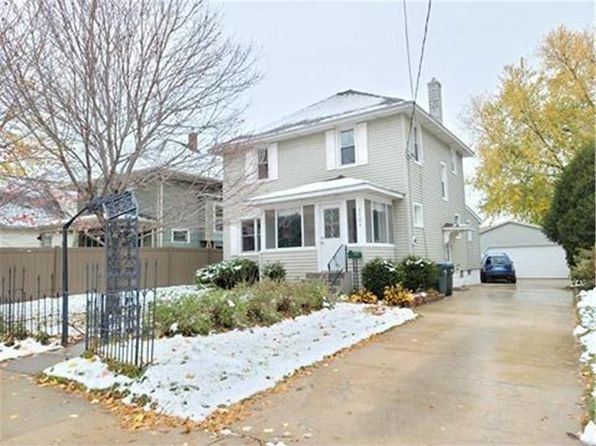 1121 E Center St