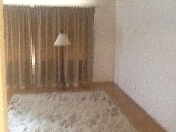 5th image of 810 Burton Ave