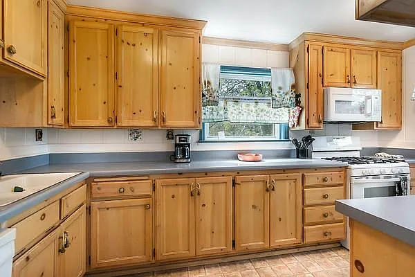 2726 View Dr #MAIN HOUSE — Photo 7