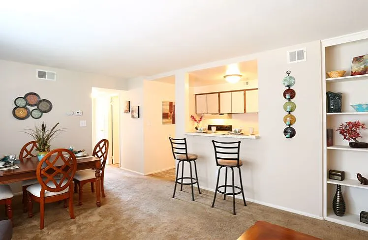 Abbey Walk Apartments — Photo 10