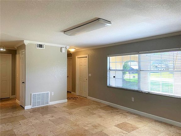 5th image of 678 Trailwood Dr