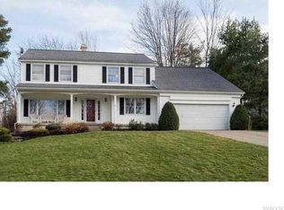 4 Squire Dr, Orchard Park, NY 14127