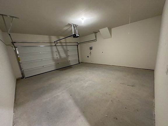 3rd image of 901 Calhoun Dr