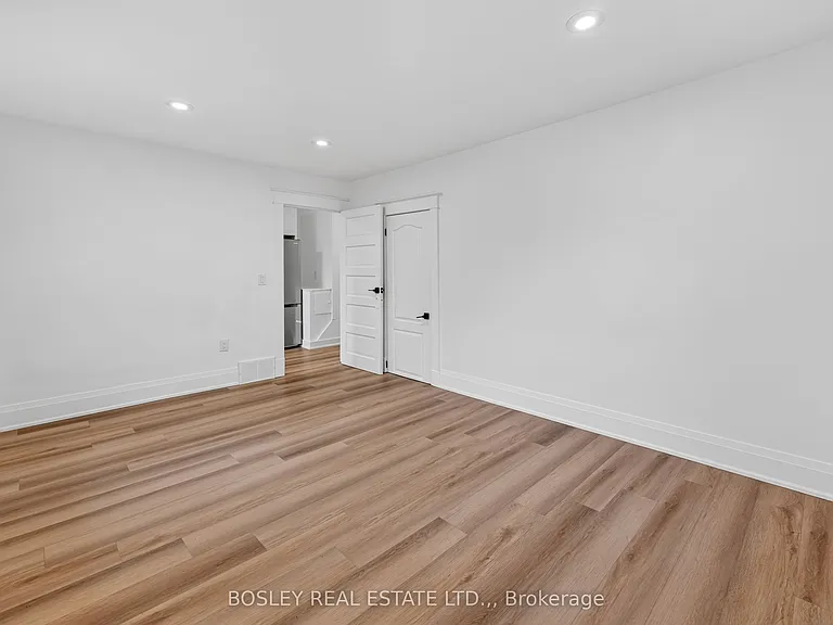 4 Queen St #1 — Photo 8