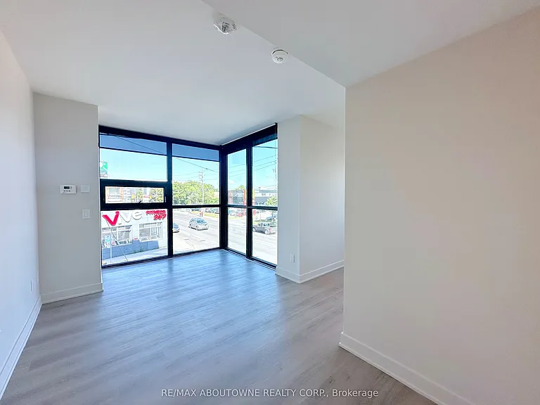 3385 Dundas St W #208 — Photo 2