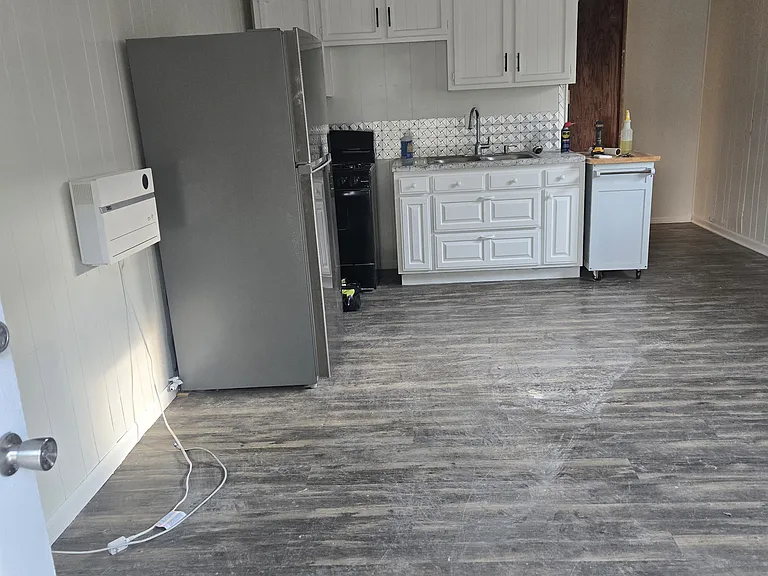 330 W Coler St #E — Photo 13