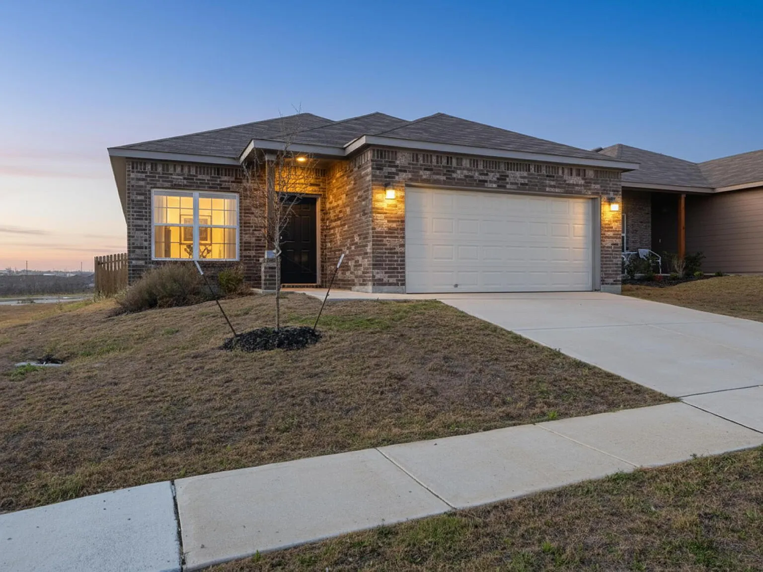 3 bed, 2.0 bath, 1612 sqft, $1,800 — Photo 2