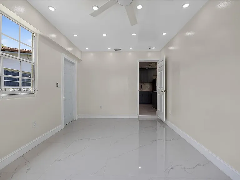 4225 Monroe St — Photo 13