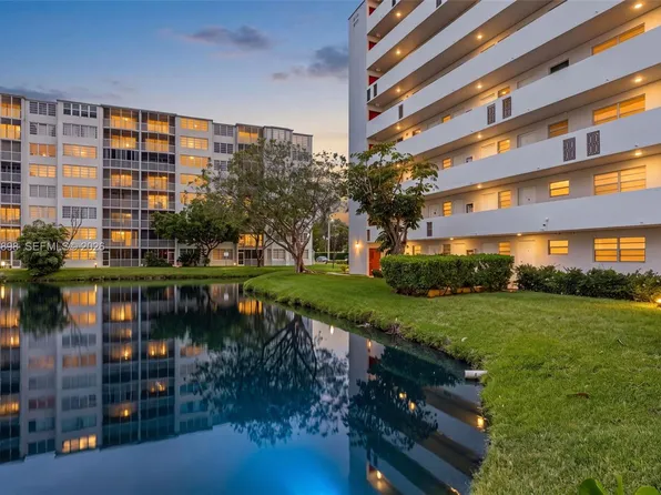 1780 191st St APT 100-2, Miami, FL 33179