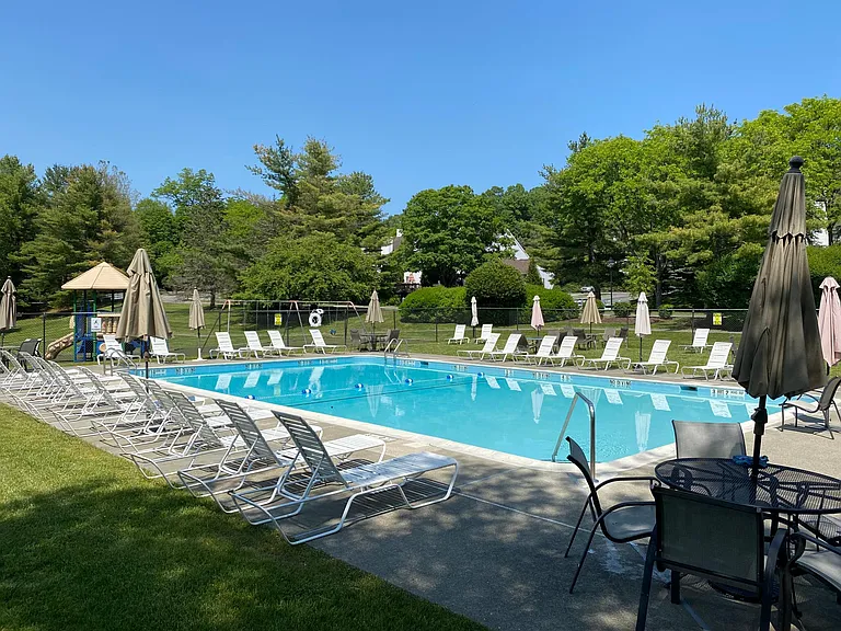 17 Briar Ct #17 — Photo 14