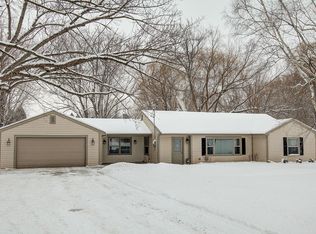 W257S2738 Genesee Rd, Waukesha, WI 53188