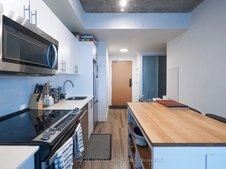 80 Bond St E #1411 — Photo 3