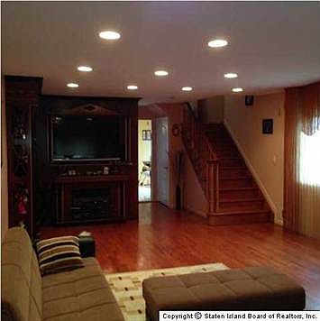 4th image of 522 Durant Ave