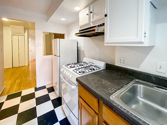 4th image of 278 W 19th St #Fbs