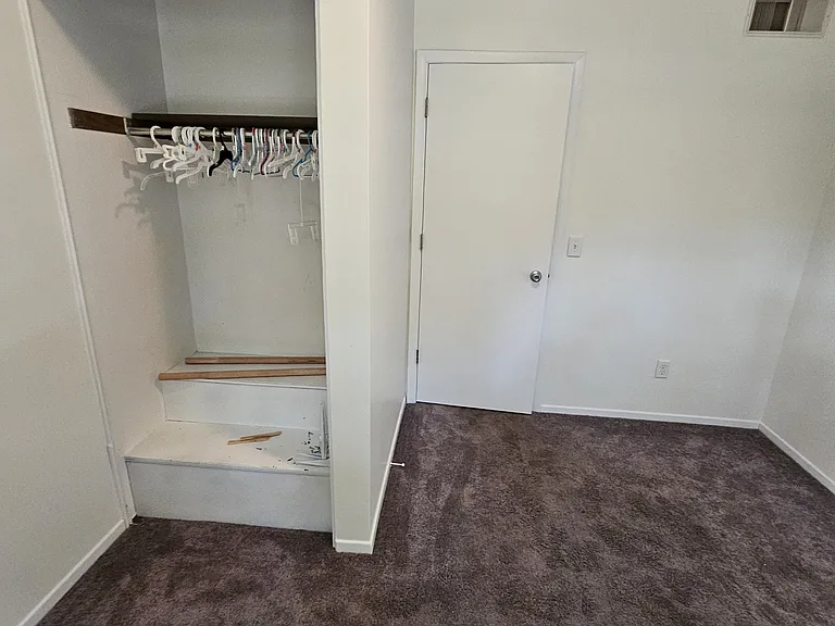 2901 Staten Ave #15 — Photo 16