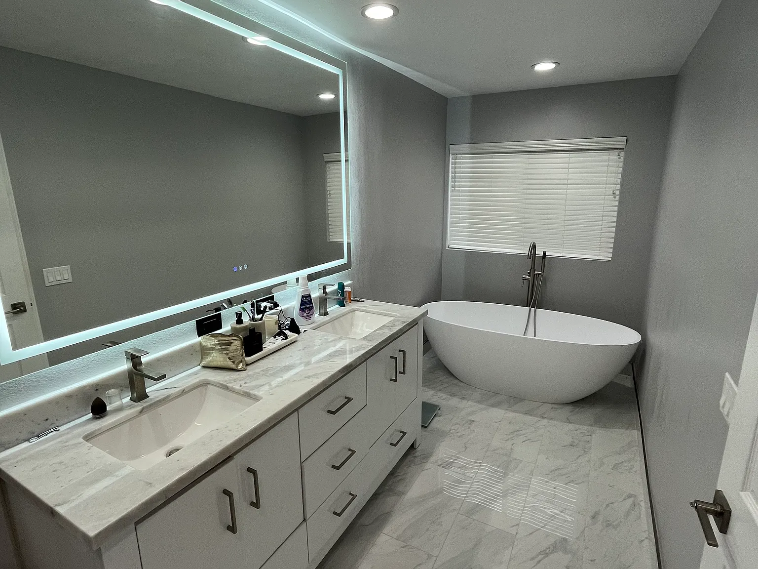 5 bed, 2392 sqft, $4,900 — Photo 2