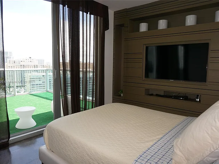 4001 S Ocean Dr #1 — Photo 34