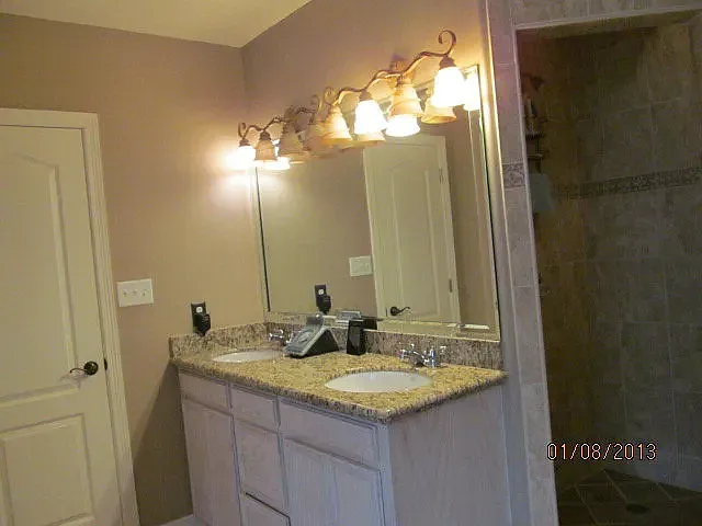 4 bed, 3.5 bath, 3030 sqft, $3,250 — Photo 3