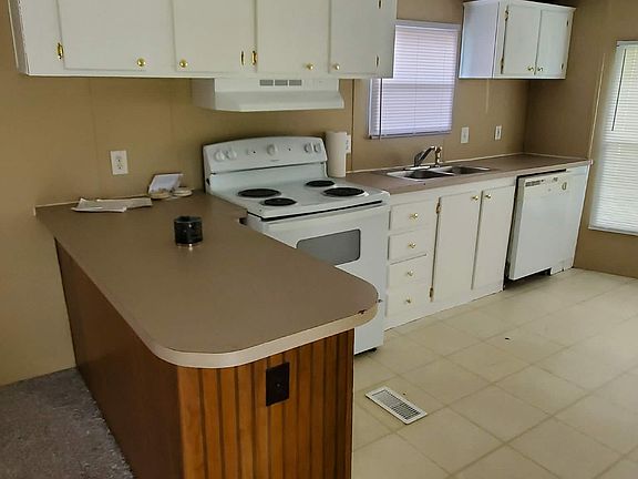 4th image of 1007 Barberry Ct