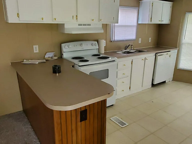 1007 Barberry Ct — Photo 4